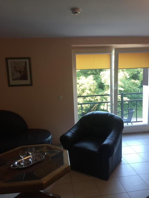 Red Tower Apartments Паланга Экстерьер фото
