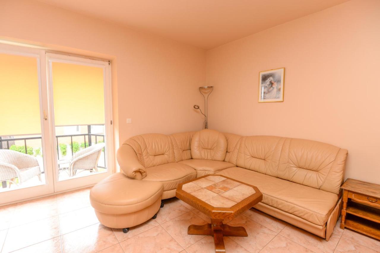 Red Tower Apartments Паланга Экстерьер фото